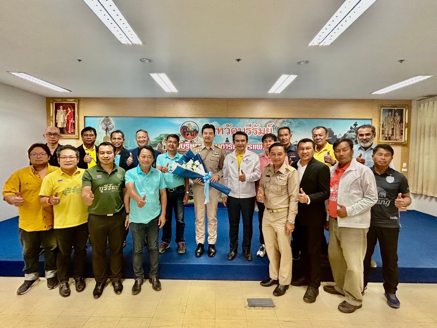 มติเอกฉันท์ ตั้ง 'ยุทธชัย พงศ์พณิช' เป็นนายกสมาคมกีฬาแห่งจังหวัดบุรีรัมย์ มติเอกฉันท์ ตั้ง 'ยุทธชัย พงศ์พณิช' เป็นนายกสมาคมกีฬาแห่งจังหวัดบุรีรัมย์