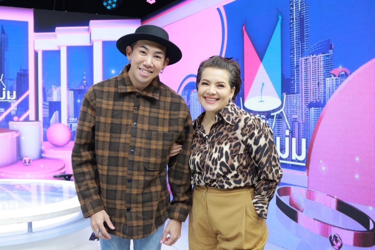 นาย เดอะคอมเมเดี้ยน ยอมรับ อาเป็ด งอนหนัก ได้ นุ้ย เชิญยิ้ม เป็นกาวใจ นาย เดอะคอมเมเดี้ยน ยอมรับ อาเป็ด งอนหนัก ได้ นุ้ย เชิญยิ้ม เป็นกาวใจ