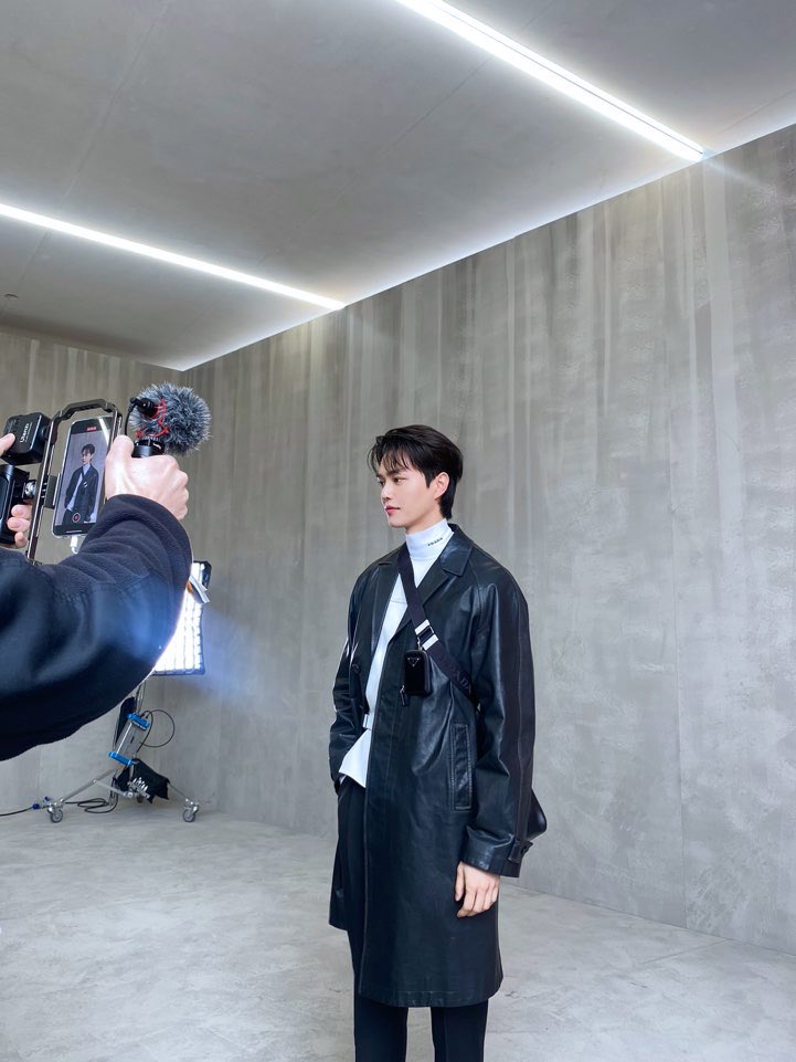 ฝากรักถึงแฟนๆไทย!! ‘ซงคัง’ ยิ้มหวานส่งหัวใจผ่านสื่อ จากงานมิลานแฟชั่นวีค