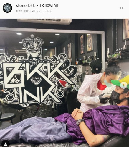 แห่คอมเมนต์รอยสักใหม่ของ เบิร์ด แฟน แตงโม พร้อมความหมายที่ลึกซึ้ง แห่คอมเมนต์รอยสักใหม่ของ เบิร์ด แฟน แตงโม พร้อมความหมายที่ลึกซึ้ง