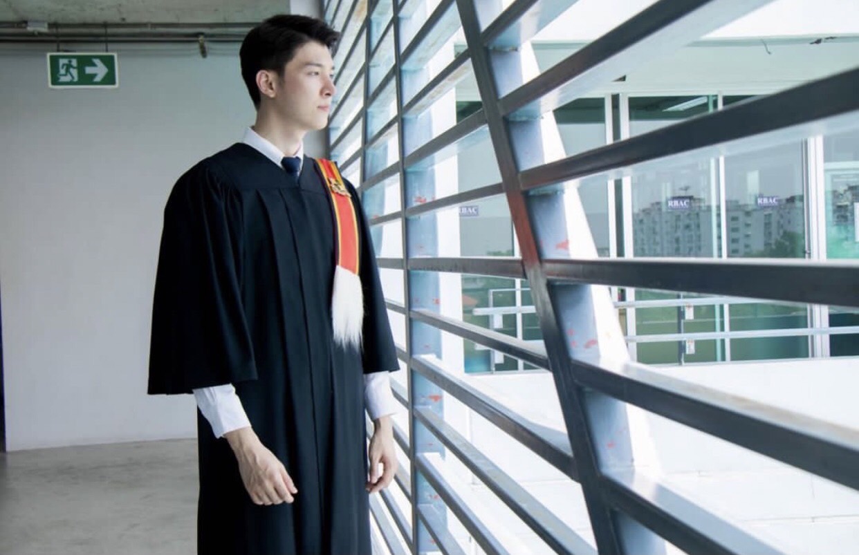 บัณฑิตป้ายเเดง ก็อต  อิทธิพัทธ์ เรียนจบแล้ว ใส่ชุดครุยหล่อตาเเตก 