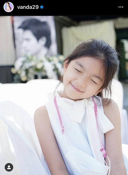 โบว์ แวนด้า และน้องมะลิ ทำบุญ 6 ปี การจากไปของ “ปอ ทฤษฎี” โบว์ แวนด้า และน้องมะลิ ทำบุญ 6 ปี การจากไปของ “ปอ ทฤษฎี”