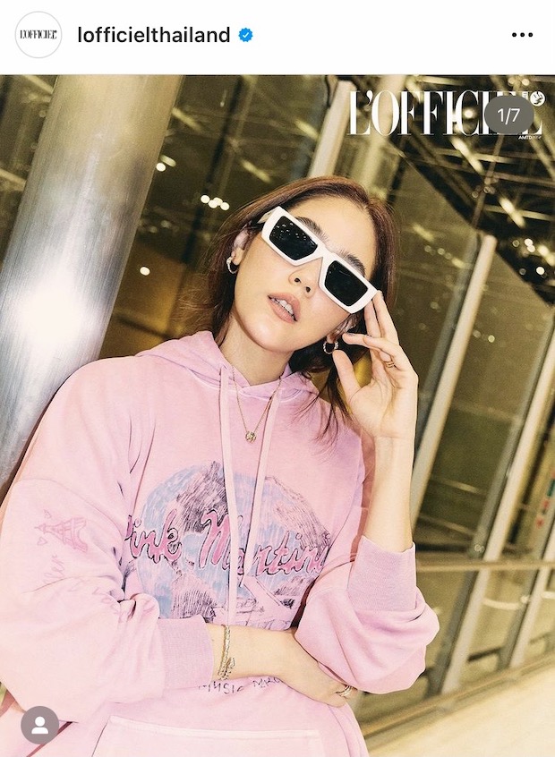 ทุกที่คือรันเวย์!! ‘ชมพู่ อารยา’ ชุดชมพูอ่อนแต่ท่าโพสต์จัดมาก ลัดฟ้าสู่ปารีส ทุกที่คือรันเวย์!! ‘ชมพู่ อารยา’ ชุดชมพูอ่อนแต่ท่าโพสต์จัดมาก ลัดฟ้าสู่ปารีส