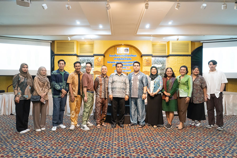 จังหวัดปัตตานีรวมจุดเด่นอัตลักษณ์พื้นถิ่น ผ้าบาติก ทุกรูปแบบสู่ตลาดสากล จังหวัดปัตตานีรวมจุดเด่นอัตลักษณ์พื้นถิ่น ผ้าบาติก ทุกรูปแบบสู่ตลาดสากล