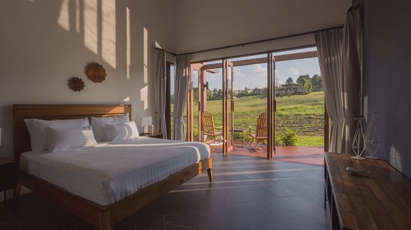 ภูริ หิรัญพฤกษ์ ใช้วิลล่ารักษาโรคซึมเศร้า กวาดรายได้หลักแสน  (มีคลิป)