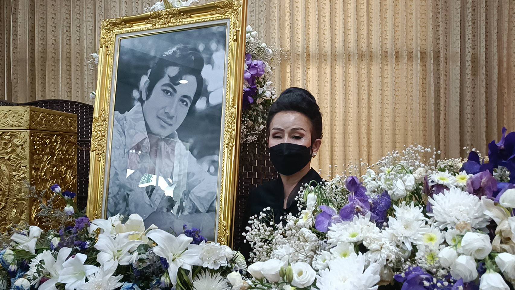 บรรยากาศพิธีสวดพระอภิธรรม สมบัติ เมทะนี คืนสุดท้าย บรรยากาศพิธีสวดพระอภิธรรม สมบัติ เมทะนี คืนสุดท้าย