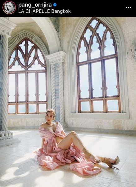 แป้ง อรจิรา อุ้มท้องถ่ายแบบ แฟชั่นว่าที่คุณแม่... แป้ง อรจิรา อุ้มท้องถ่ายแบบ แฟชั่นว่าที่คุณแม่...