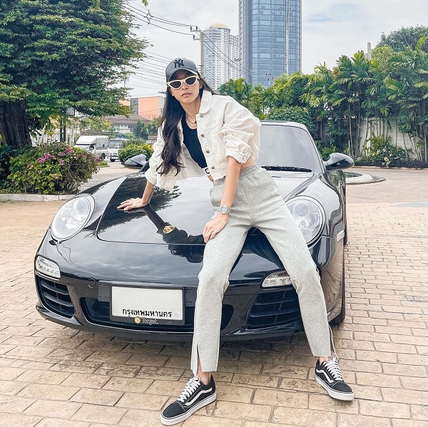 บูม สุภาพร แบกต่อไม่ไหว ตัดสินใจประกาศขายรถหรู บูม สุภาพร แบกต่อไม่ไหว ตัดสินใจประกาศขายรถหรู