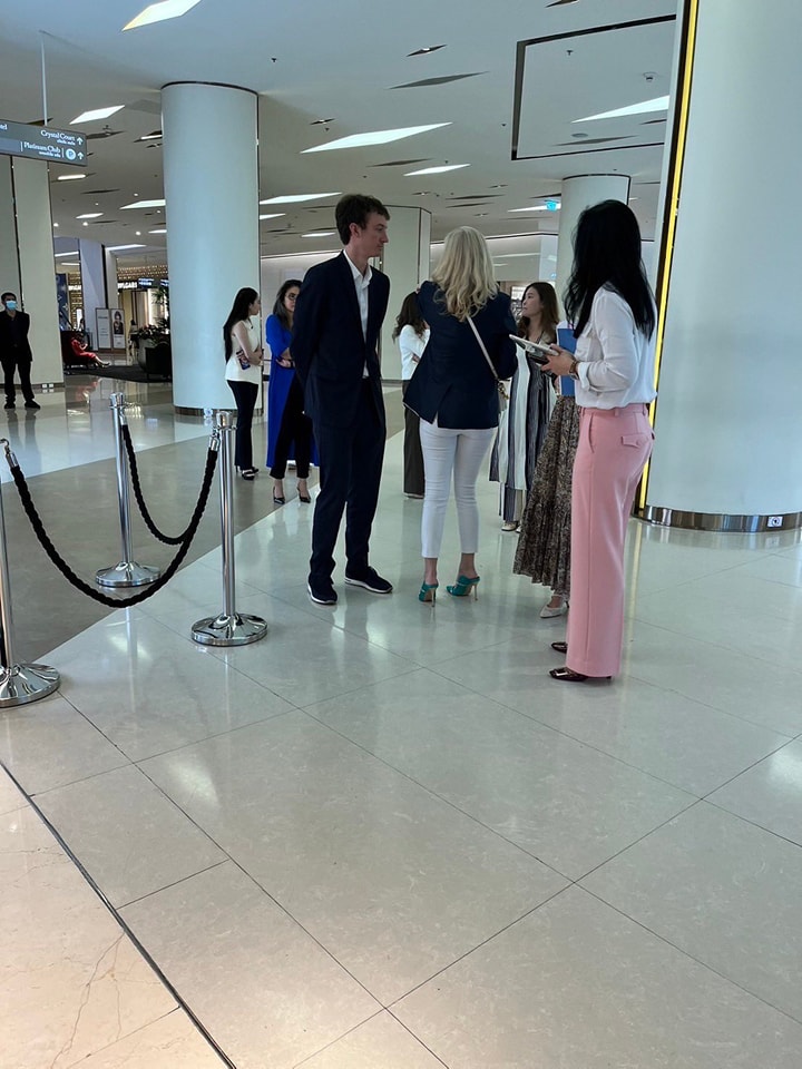 ขาจิ้นแอบฟิน!! หลังมีภาพซีอีโอ TAG Heuer เยือนไทยช่วง ‘ลิซ่า BLACKPINK’ กลับไทยพอดี ขาจิ้นแอบฟิน!! หลังมีภาพซีอีโอ TAG Heuer เยือนไทยช่วง ‘ลิซ่า BLACKPINK’ กลับไทยพอดี