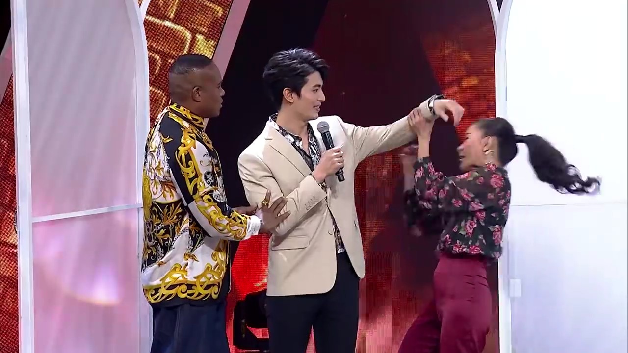 ชาวเน็ตวิจารณ์ยับ!หลัง สน ยุกต์ ไปออกรายการดังถููกแขกรับเชิญหยอกเย้า จนมองว่าเป็นการคุกคามทางเพศ ชาวเน็ตวิจารณ์ยับ!หลัง สน ยุกต์ ไปออกรายการดังถููกแขกรับเชิญหยอกเย้า จนมองว่าเป็นการคุกคามทางเพศ