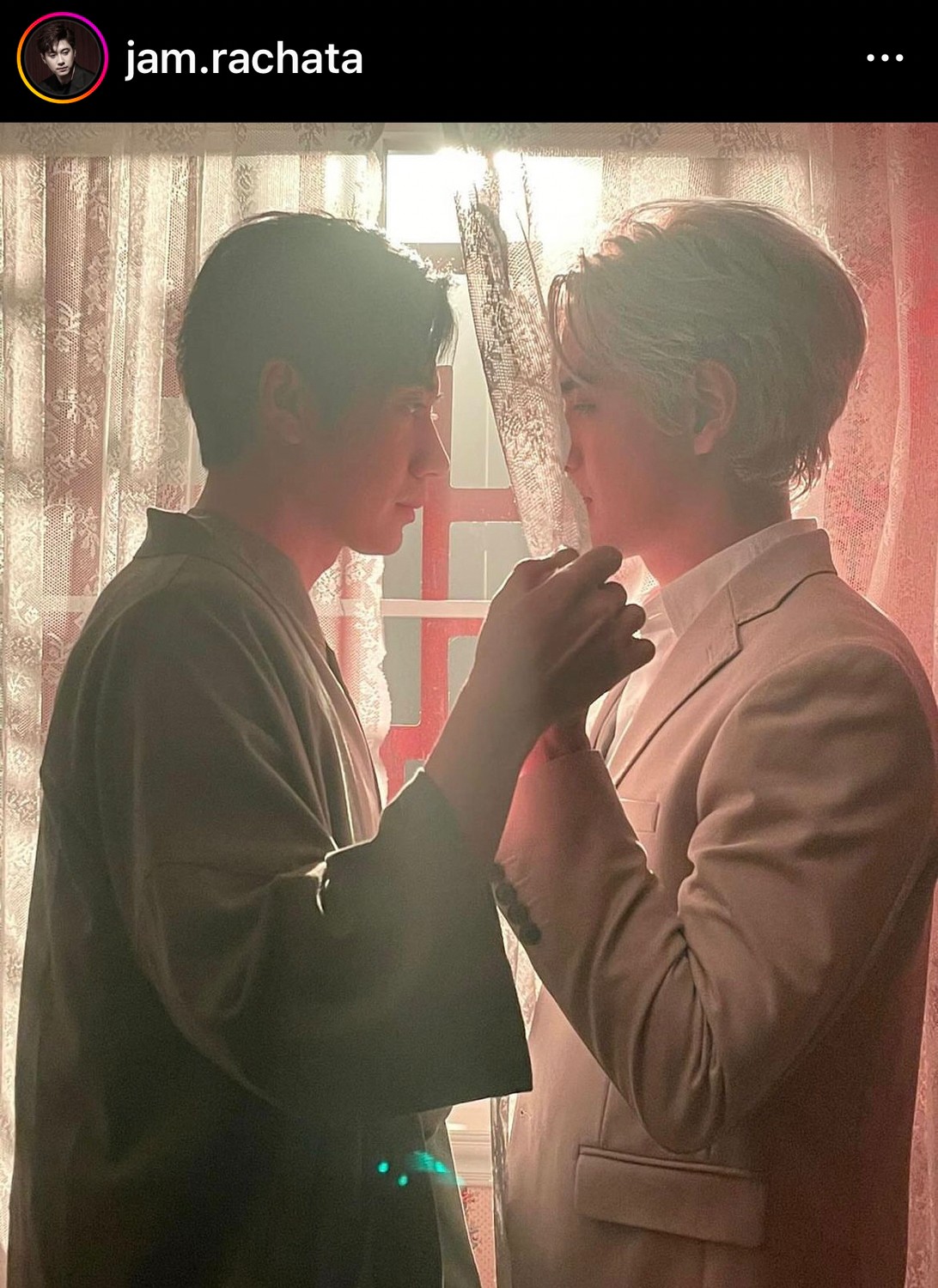 ฟิล์ม-แจม ปลื้มกระแสละครตอนจบ ติดเทรนด์ทวิตเตอร์อันดับ 1 ของโลก
