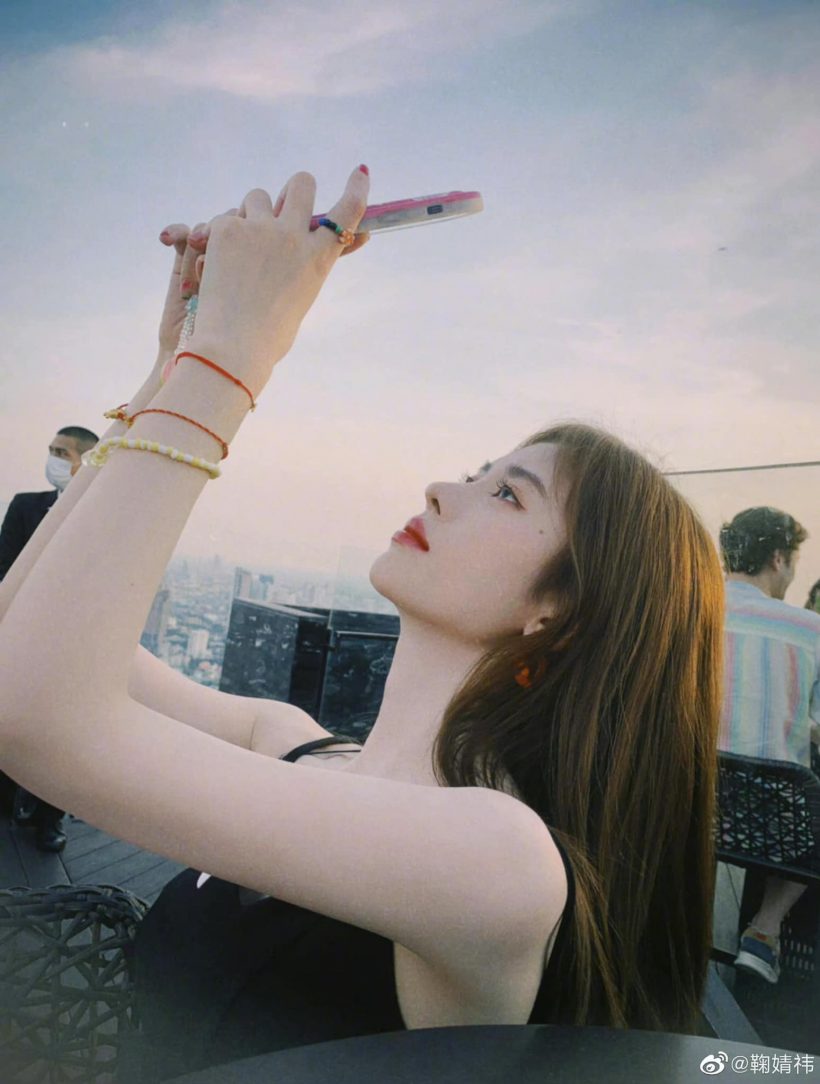 หนุ่มไทยใจละลาย!! ‘จวีจิ้งอี’ นางเอกจีน ‘ตำนานรักนางพญางูขาว’ ลัดฟ้าเที่ยวไทย