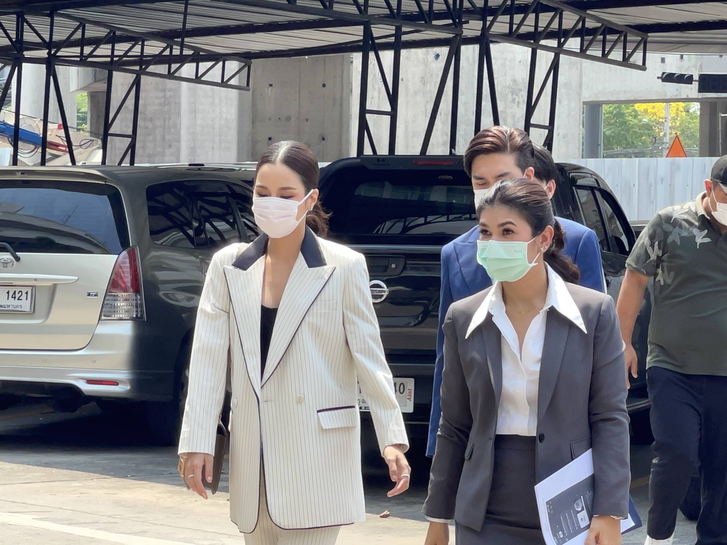 จั๊กจั่น ควง เค วัฒนา พร้อมทนาย เสียงสั่น เปิดใจไม่มีทางยอมความคนผิด ดำเนินคดีถึงที่สุด