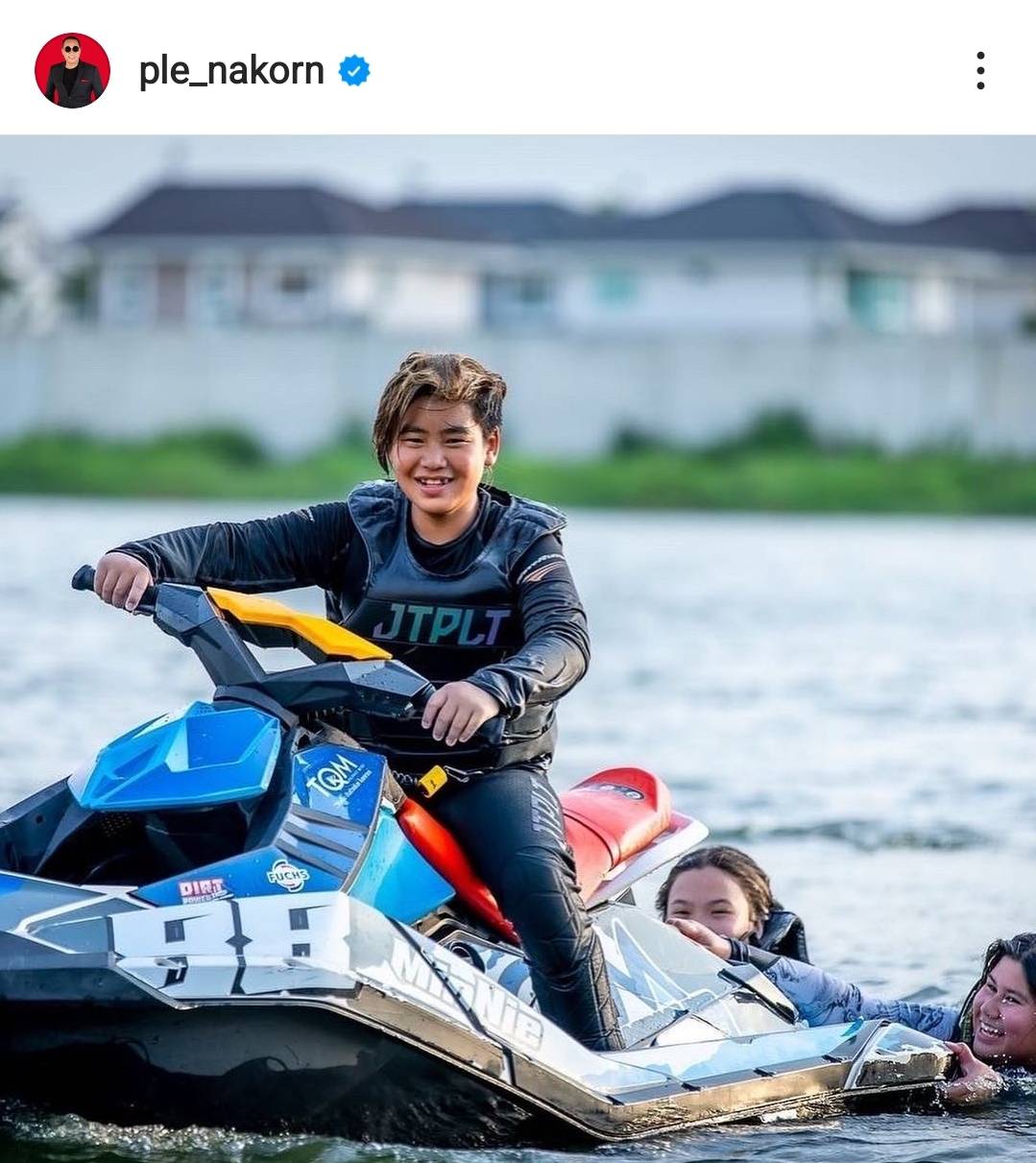 ทริปแห่งความฝันเริ่มขึ้นแล้ว! เปิ้ล นาคร พา น้องออก้า บินไปแข่งเจ็ทสกีชิงแชมป์โลก ทริปแห่งความฝันเริ่มขึ้นแล้ว! เปิ้ล นาคร พา น้องออก้า บินไปแข่งเจ็ทสกีชิงแชมป์โลก