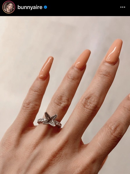 ดีใจมาก! แอร์ ภัณฑิลา เจอเพชร ที่แหวนถูกขอแต่งงานแล้ว ดีใจมาก! แอร์ ภัณฑิลา เจอเพชร ที่แหวนถูกขอแต่งงานแล้ว