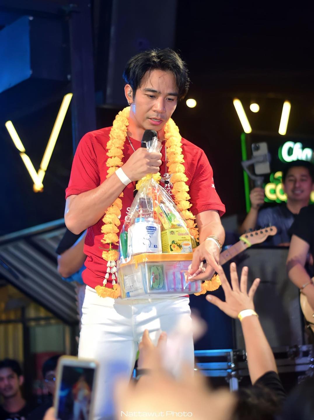 ก้อง ห้วยไร่ เผย แฟนๆเปลี่ยนของขวัญสุดแปลกเป็นเงิน นำไปทำบุญแล้วเกือบล้าน