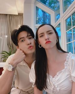 มุกดา เผย ดีใจ หวนร่วมงานคู่จิ้น ไมค์ ภัทรเดช อีกครั้ง (มีคลิป) มุกดา เผย ดีใจ หวนร่วมงานคู่จิ้น ไมค์ ภัทรเดช อีกครั้ง (มีคลิป)