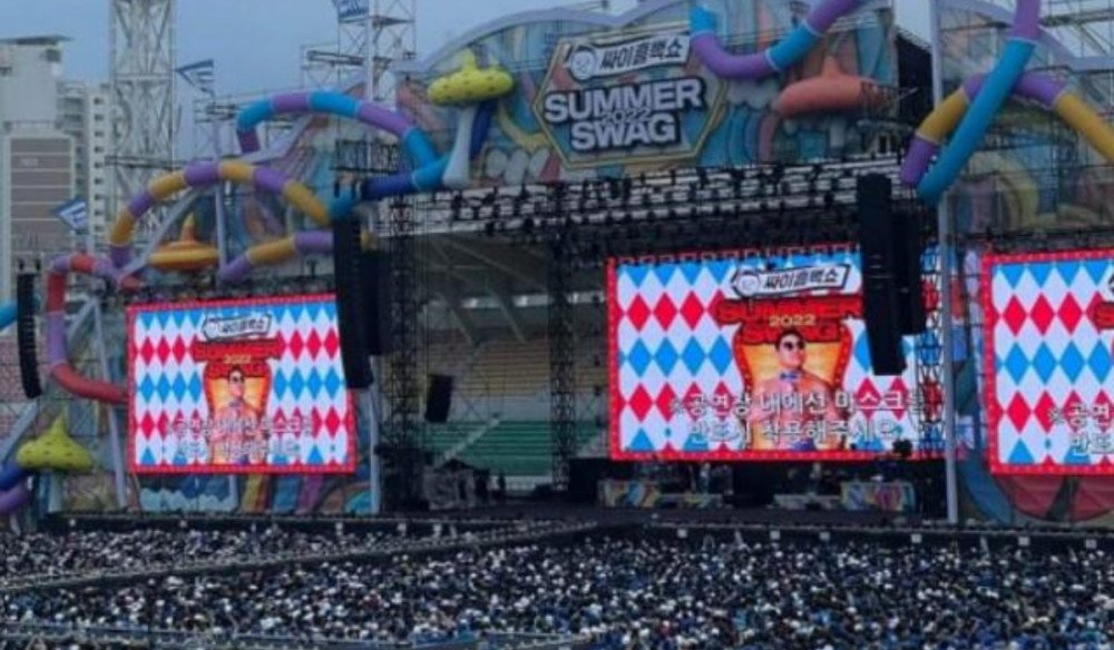 สื่อเกาหลีตีข่าวคนงานมองโกเลียดับ หลังตกจากเวทีคอนเสิร์ตใหญ่ของ “Psy” สื่อเกาหลีตีข่าวคนงานมองโกเลียดับ หลังตกจากเวทีคอนเสิร์ตใหญ่ของ “Psy”