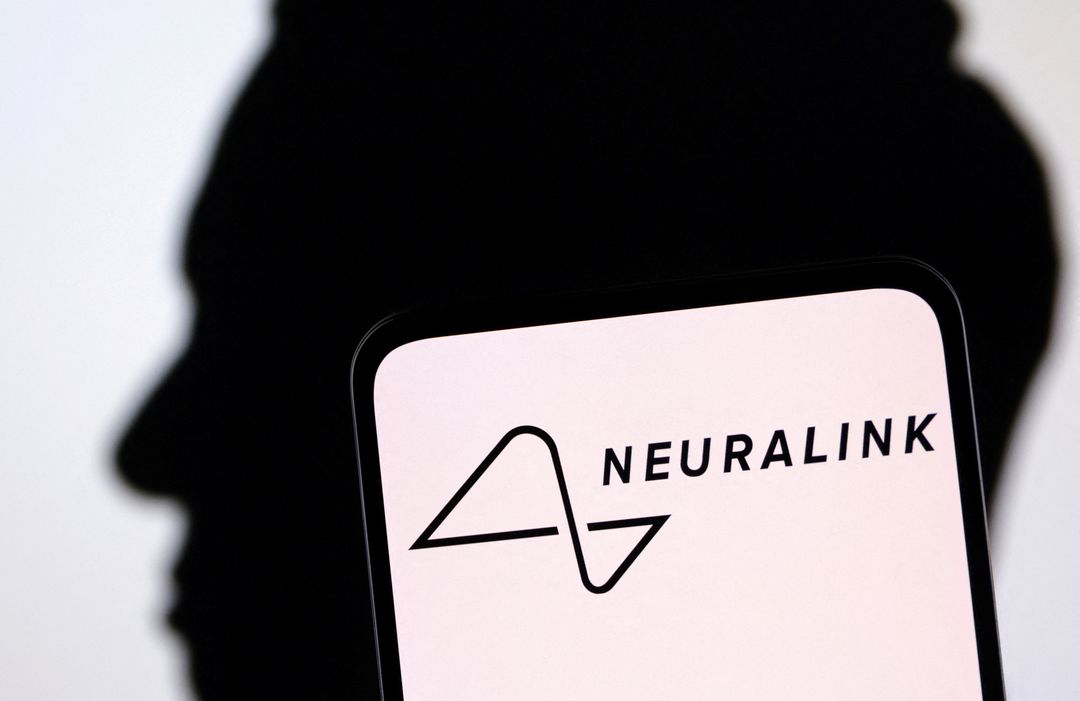 Neuralink เริ่มการทดลองปลูกถ่ายชิปลงในสมองมนุษย์ หวังฟื้นผู้ป่วยอัมพาต Neuralink เริ่มการทดลองปลูกถ่ายชิปลงในสมองมนุษย์ หวังฟื้นผู้ป่วยอัมพาต