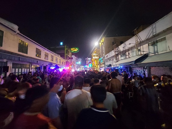  “สรยุทธ” แชร์ภาพสงกรานต์ถนนข้าวสารคึกคัก (มีคลิป)