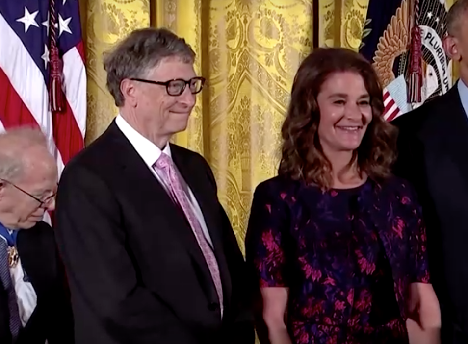 ปิดฉากชีวิตคู่ บิล-เมลินดา เกตส์ หย่าร้างหลังอยู่กินกันมานาน 27 ปี ปิดฉากชีวิตคู่ บิล-เมลินดา เกตส์ หย่าร้างหลังอยู่กินกันมานาน 27 ปี