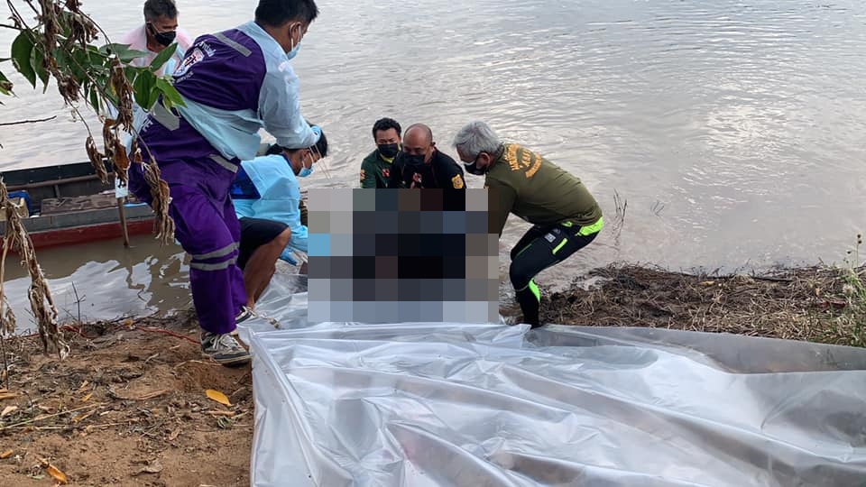 ดารารุ่นใหญ่ ต้น อธิวัฒน์ ลงพื้นที่กู้ร่าง-รถ ผู้เสียชีวิต หลังเกิดเหตุพุ่งตกแม่น้ำ ดารารุ่นใหญ่ ต้น อธิวัฒน์ ลงพื้นที่กู้ร่าง-รถ ผู้เสียชีวิต หลังเกิดเหตุพุ่งตกแม่น้ำ