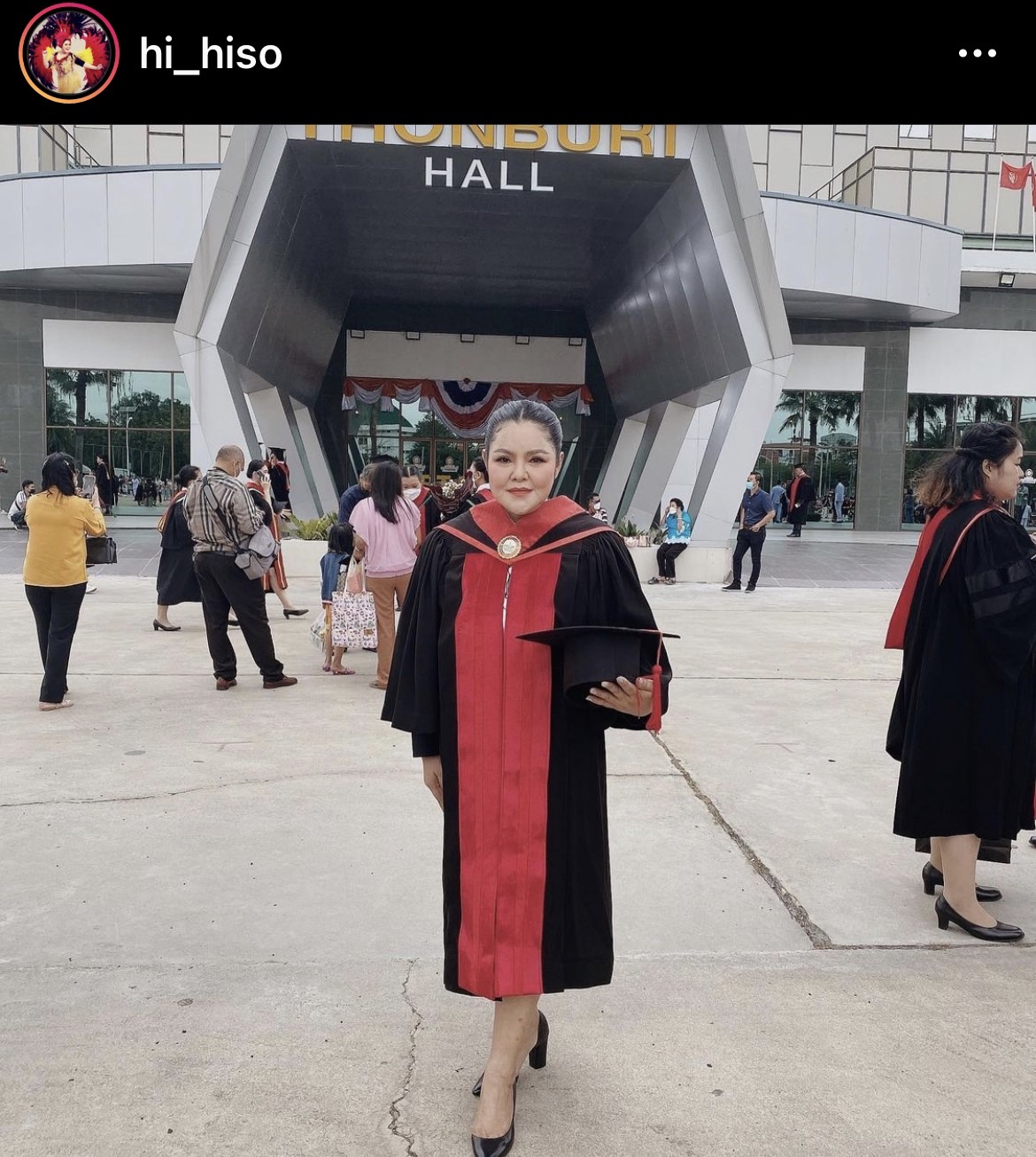 ฮาย อาภาพร บัณฑิตป้ายแดง กับความสำเร็จในวัย 53 ปี 