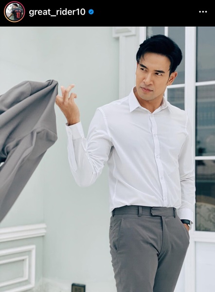 บอย โพสต์ภาพ แจ็คกี้ นั่งคุยกับ เกรท ยิ้มกริ่มมีความสุข... บอย โพสต์ภาพ แจ็คกี้ นั่งคุยกับ เกรท ยิ้มกริ่มมีความสุข...