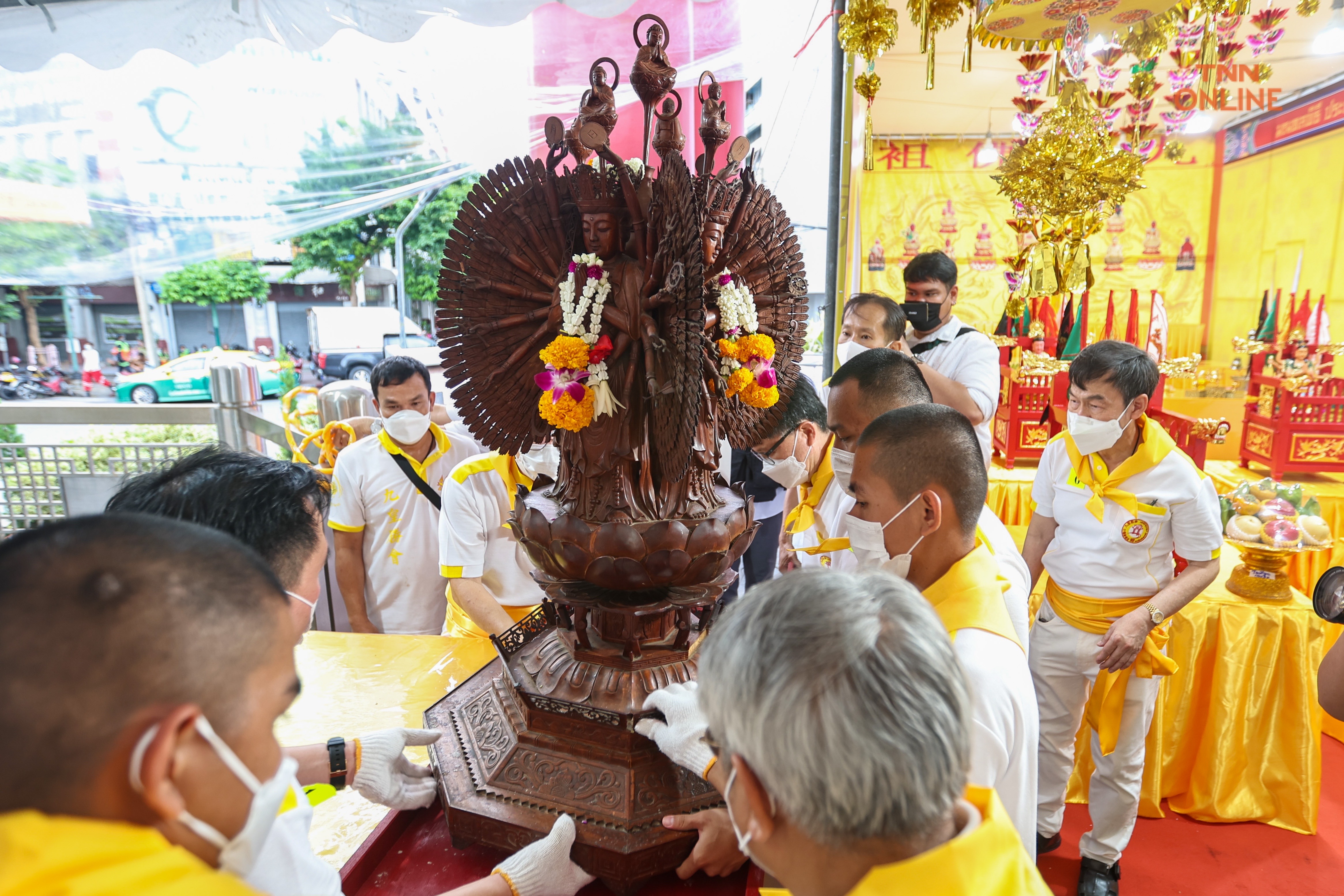 เริ่มแล้วงานเจเยาวราช เคลื่อนขบวนประดิษฐานองค์เทพเจ้า เริ่มแล้วงานเจเยาวราช เคลื่อนขบวนประดิษฐานองค์เทพเจ้า