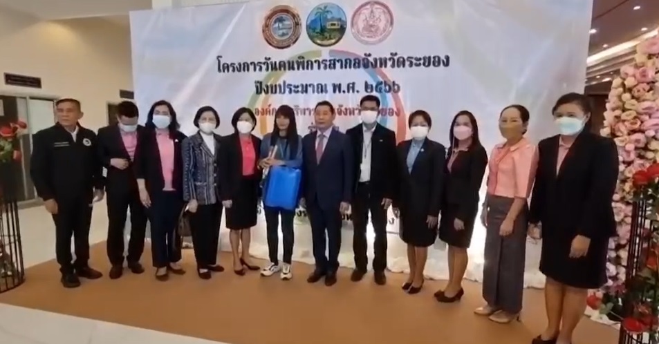 สวยจนจำแทบไม่ได้! ตัวตึงระยอง โชว์ตีกลอง ขอบคุณสังคมที่ให้โอกาส