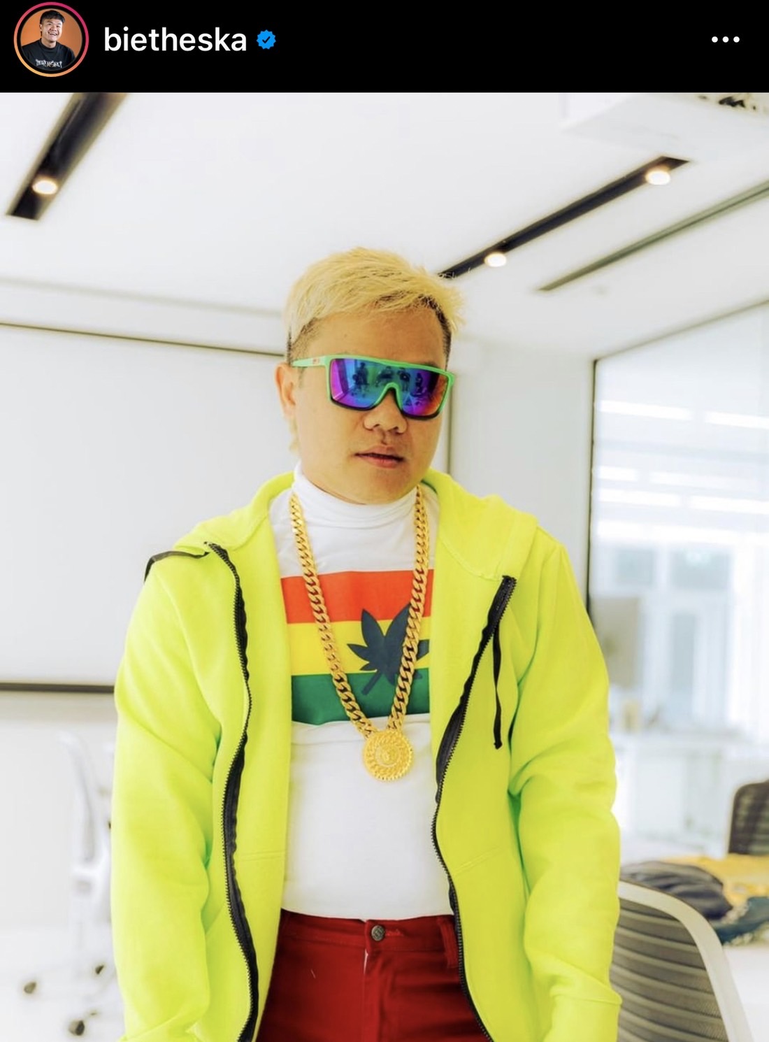 บี้เดอะสกาแต่งเป็น พิมรี่พาย มองแว๊บแรกบอกเลยว่าเหมือนมาก!!