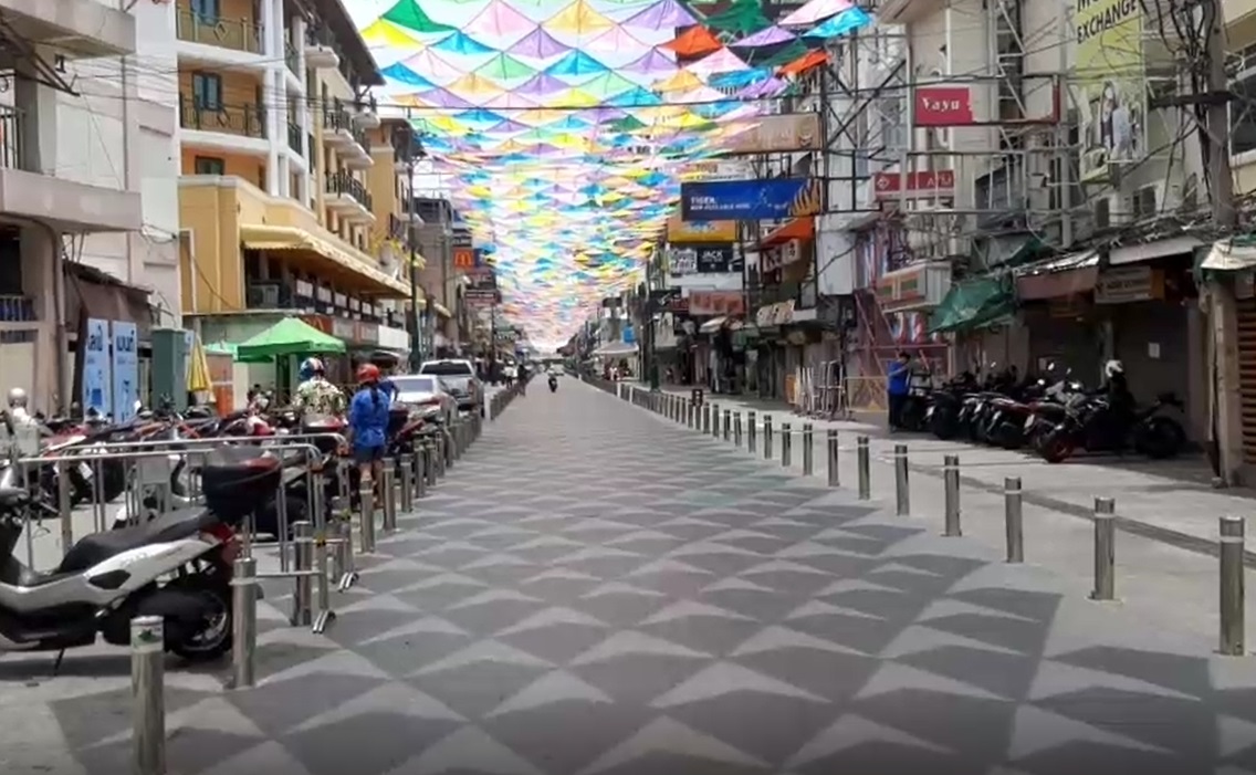 สงกรานต์ 2564 ถนนข้าวสาร เงียบเหงา ไร้เงาผู้คน สงกรานต์ 2564 ถนนข้าวสาร เงียบเหงา ไร้เงาผู้คน