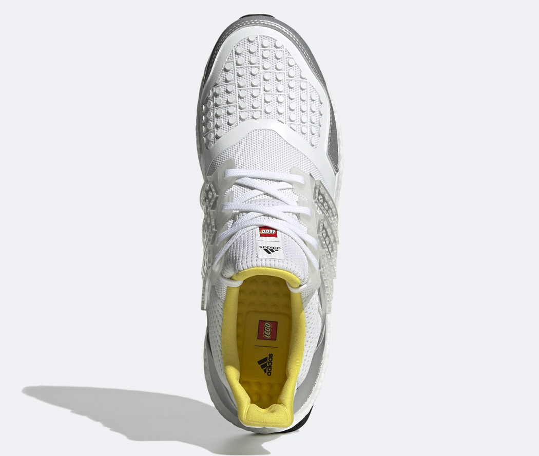 LEGO x Adidas ปล่อยรองเท้าใหม่ เปลี่ยนลวดลายของโลโก้ด้วยตัวต่อได้ LEGO x Adidas ปล่อยรองเท้าใหม่ เปลี่ยนลวดลายของโลโก้ด้วยตัวต่อได้