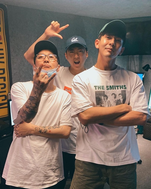 เต้ย พงศกร แชะภาพคู่ คุณแม่ เจย์ บี GOT7 (มีคลิป) เต้ย พงศกร แชะภาพคู่ คุณแม่ เจย์ บี GOT7 (มีคลิป)