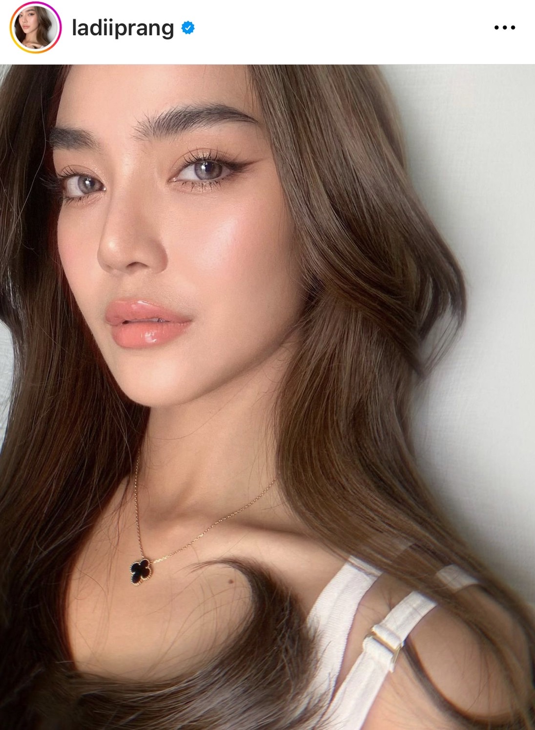 ทำความรู้จัก วันคนโสด 11.11 พร้อมส่องภาพ หนุ่ม - สาว คนบันเทิง!!