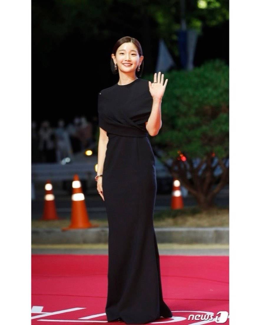 พัคโซดัม อยู่ในระหว่างการพักฟื้นหลังผ่าตัดมะเร็งต่อมไทรอยด์ พัคโซดัม อยู่ในระหว่างการพักฟื้นหลังผ่าตัดมะเร็งต่อมไทรอยด์