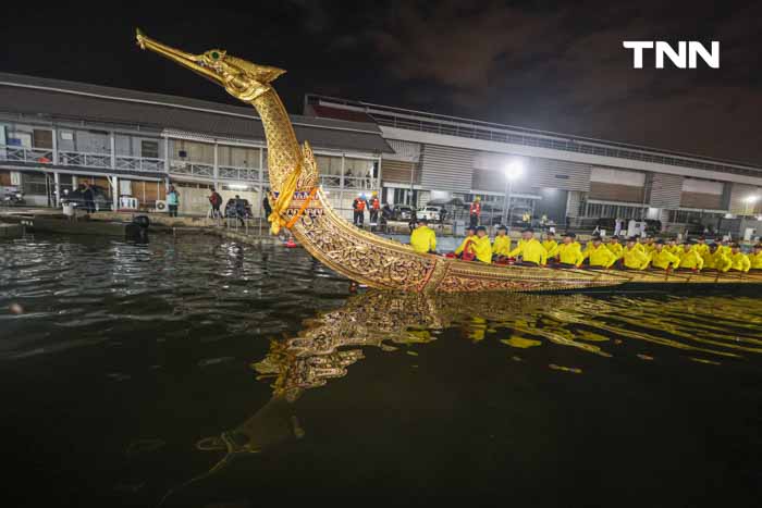 อัญเชิญ “เรือพระที่นั่งสุพรรณหงส์” ลงน้ำเตรียมการจัดขบวนพยุหยาตราทางชลมารค อัญเชิญ “เรือพระที่นั่งสุพรรณหงส์” ลงน้ำเตรียมการจัดขบวนพยุหยาตราทางชลมารค