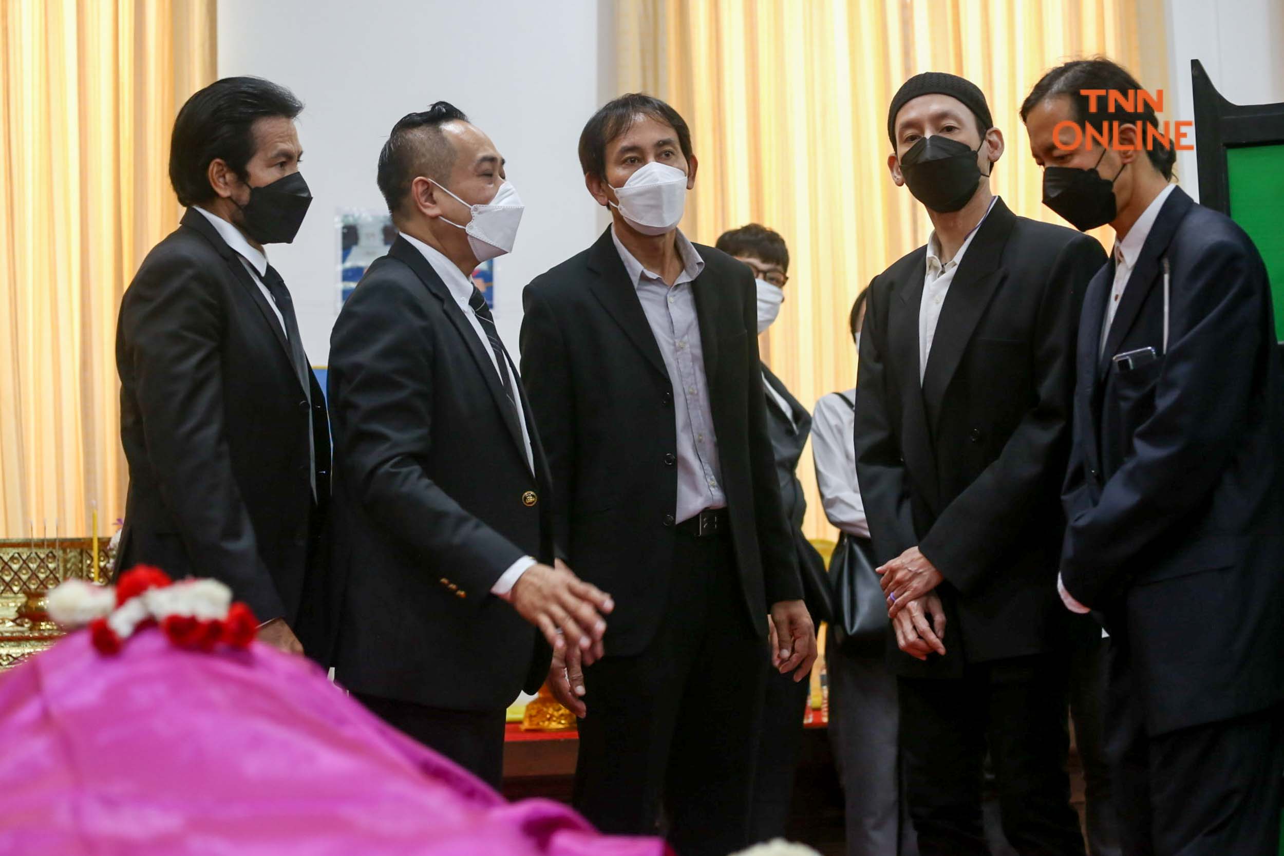 พระราชทานน้ำหลวงอาบศพ คนบันเทิงอาลัยสิ้นพระเอกตลอดกาล“สมบัติ เมทะนี” พระราชทานน้ำหลวงอาบศพ คนบันเทิงอาลัยสิ้นพระเอกตลอดกาล“สมบัติ เมทะนี”