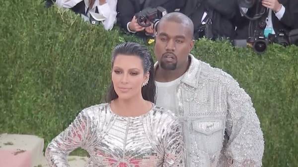 ปิดฉากคู่ KimYe!! “คิม คาร์ดาเชียน” ยื่นเรื่องหย่า “คานเย เวสต์” ปิดฉากคู่ KimYe!! “คิม คาร์ดาเชียน” ยื่นเรื่องหย่า “คานเย เวสต์”