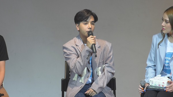 ลุกซ์ น้องใบเตย กลั้นน้ำตาไว้ไม่อยู่ พูดถึงคนรักที่จากไป (มีคลิป)