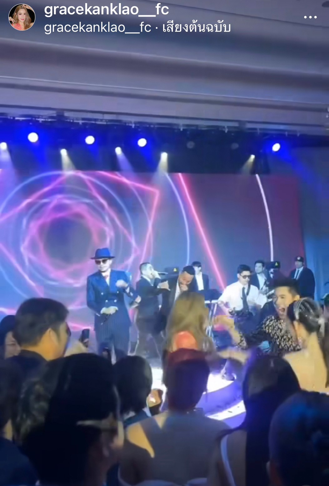 โมเมนต์น่ารัก! เกรซ กาญจน์เกล้า โผล่ยินดีงานแต่ง ก้อง กรุณ โมเมนต์น่ารัก! เกรซ กาญจน์เกล้า โผล่ยินดีงานแต่ง ก้อง กรุณ