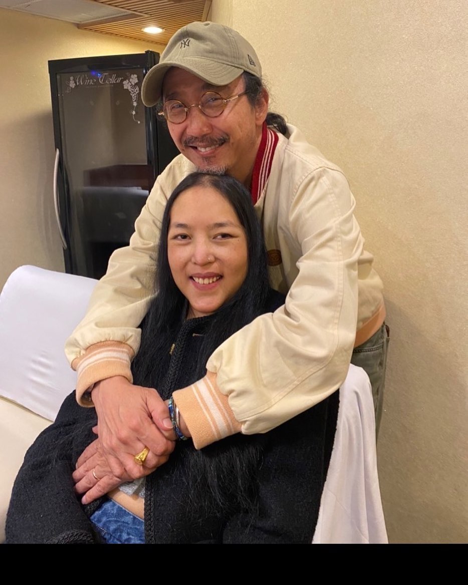 เฉียดตายหลายครั้ง คุณหญิงแมงมุม หมดค่ารักษาตัว 100 ล้าน เสธ.ดอลลาร์ ยอมทำทุกทางให้ภรรยามองเห็น