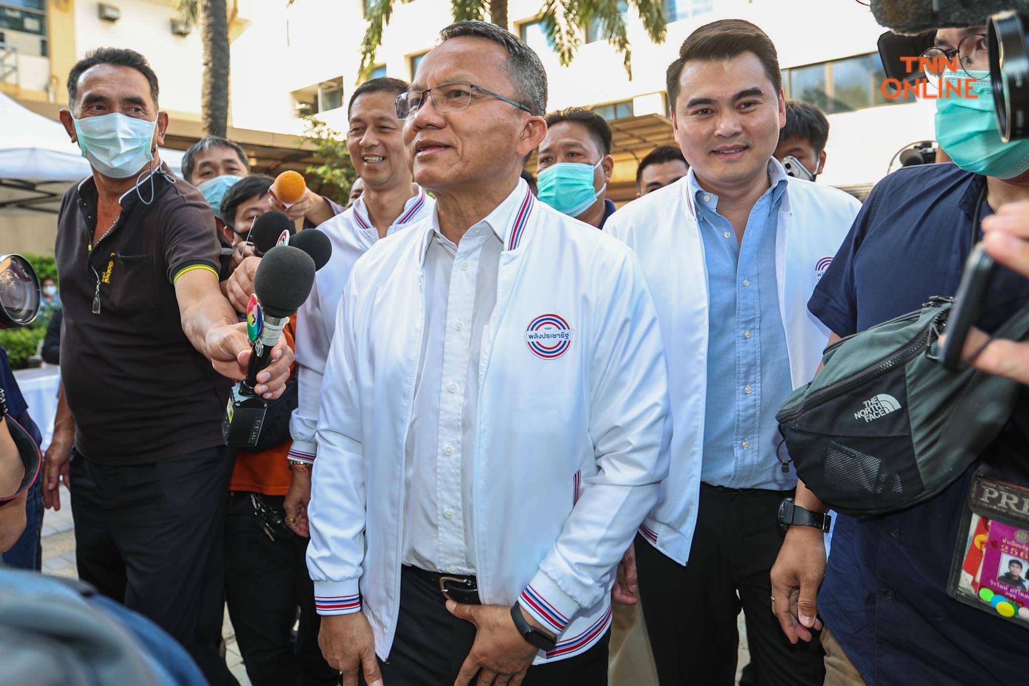 พล.อ.ประวิตรเปิดนโยบาย เพิ่มเงินบัตรสวัสดิการแห่งรัฐ 700 บาท/เดือน พล.อ.ประวิตรเปิดนโยบาย เพิ่มเงินบัตรสวัสดิการแห่งรัฐ 700 บาท/เดือน