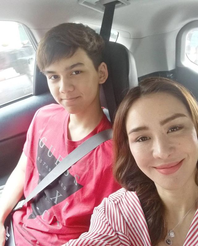  เปิดวาร์ป “น้องทิกเกอร์” ลูกชาย “นิโคล” หล่อเข้มหุ่นดีในวัย 16 ปี จน “แมว จิรศักดิ์” ยังงง สาวๆแห่เรียกพ่อ 