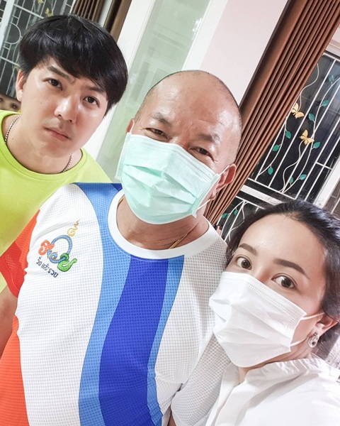 ยังไม่พูดถึง!! ไอซ์ ณพัชรินทร์ ลูกสาว น้าค่อม งดตอบประเด็นผิดใจ บอล เชิญยิ้ม ยังไม่พูดถึง!! ไอซ์ ณพัชรินทร์ ลูกสาว น้าค่อม งดตอบประเด็นผิดใจ บอล เชิญยิ้ม