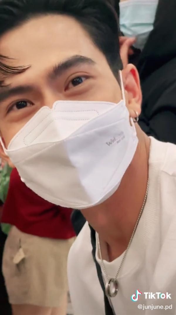 เต้ย พงศกร ร่วมส่ง แจ็คสัน หวัง กลับเกาหลี (มีคลิป) เต้ย พงศกร ร่วมส่ง แจ็คสัน หวัง กลับเกาหลี (มีคลิป)