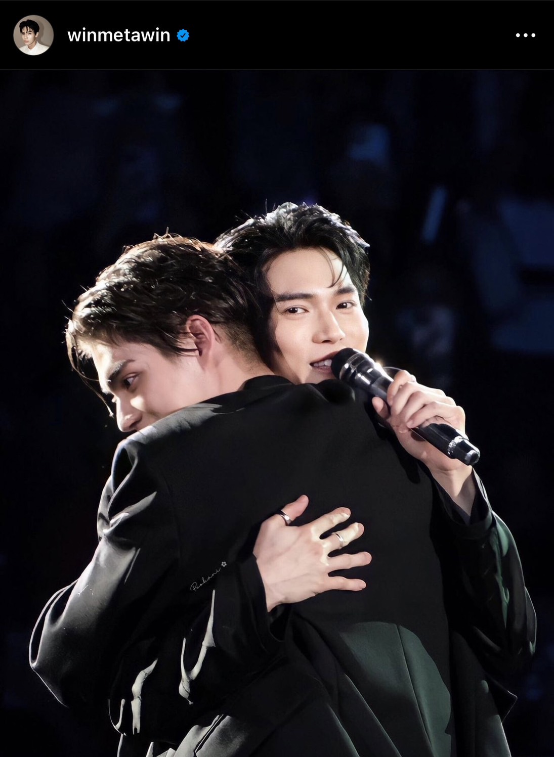 ชงแก้วแตก! ไบร์ท-วิน ตอบคอมเมนต์กัน ทำแท็ก #ไบร์ทวิน ติดอันดับหนึ่ง ชงแก้วแตก! ไบร์ท-วิน ตอบคอมเมนต์กัน ทำแท็ก #ไบร์ทวิน ติดอันดับหนึ่ง