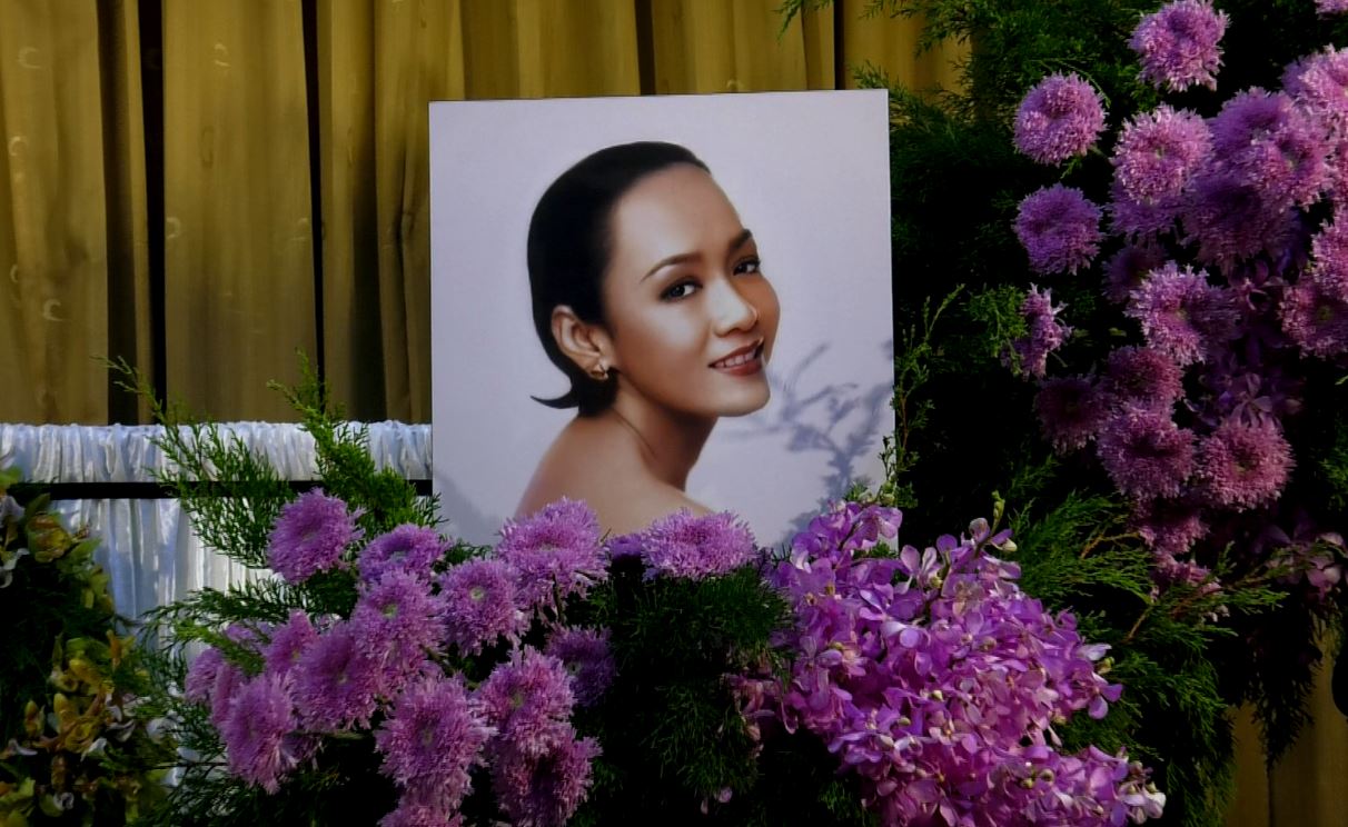 “จิ๊ก เนาวรัตน์” แต่งหน้าให้ “ลินดา” เป็นครั้งสุดท้าย “จิ๊ก เนาวรัตน์” แต่งหน้าให้ “ลินดา” เป็นครั้งสุดท้าย