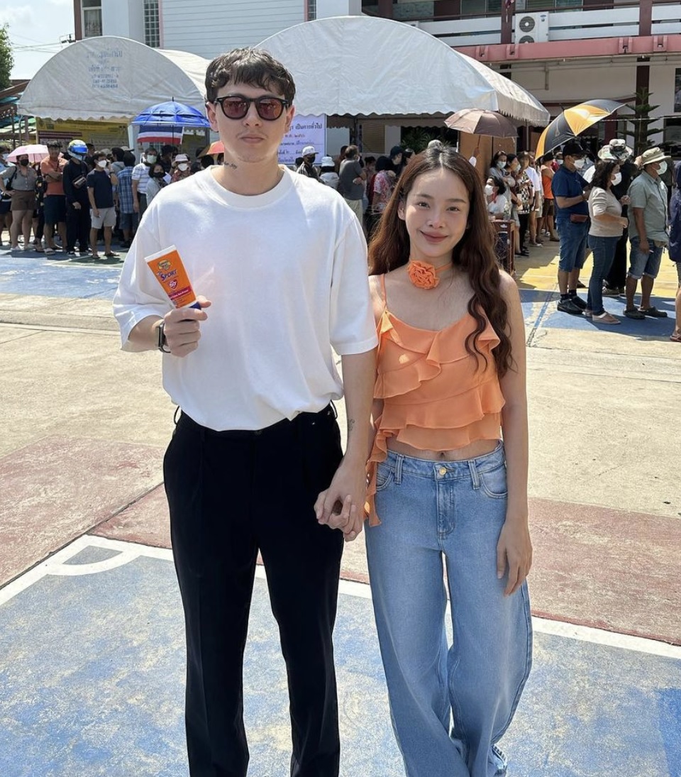 เลือกตั้ง 2566 ประมวลภาพ คนบันเทิง ไปใช้สิทธิเลือกตั้งช่วงเช้า