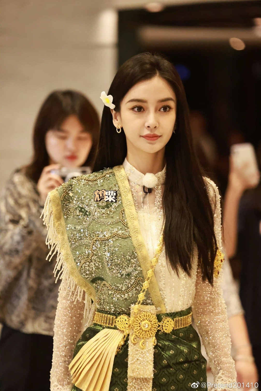 “หวังเฮ่อตี้-แองเจล่าเบบี้” นำทีมซุปตาร์จีนใส่ชุดไทยถ่ายรายการ “Keep Running” ที่เมืองโบราณ (มีคลิป) “หวังเฮ่อตี้-แองเจล่าเบบี้” นำทีมซุปตาร์จีนใส่ชุดไทยถ่ายรายการ “Keep Running” ที่เมืองโบราณ (มีคลิป)